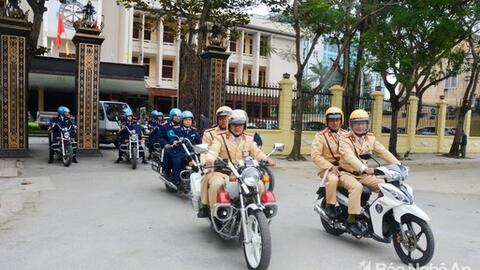 Nghệ An ra quân triển khai đợt cao điểm đảm bảo an toàn giao thông