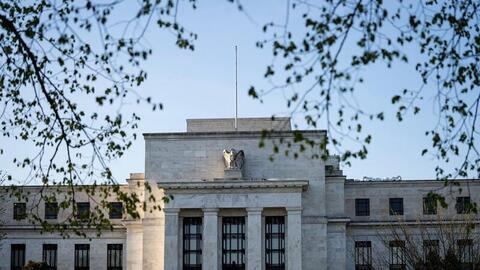 Fed hạ lãi suất, ưu tiên ngăn suy yếu thị trường lao động