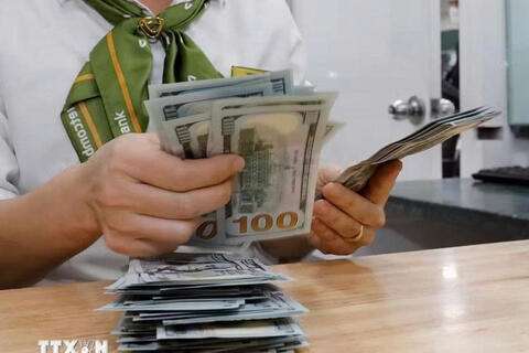 Tỷ giá USD hôm nay 29/7: Trong nước tăng, thế giới neo gần đỉnh 5 tuần