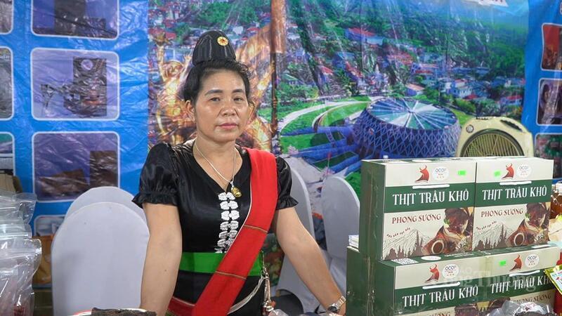 Bà Lò Thị Sương, chủ Cơ sở sản xuất, kinh doanh Lò Thị Sương. Ảnh: Lê Trang