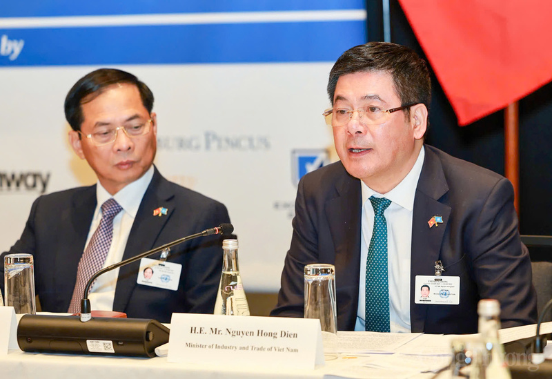 Phát biểu tại Tọa đàm, Bộ trưởng Nguyễn Hồng Diên mong muốn doanh nghiệp Hoa Kỳ tiếp tục có tiếng nói mạnh mẽ tới Chính phủ Hoa Kỳ, thúc đẩy một quá trình đàm phán thương mại đối ứng công bằng và hài hòa lợi ích.