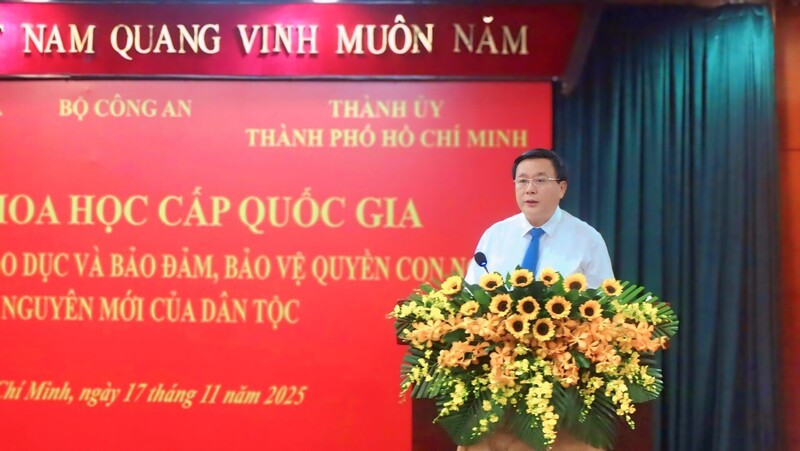 Đồng chí Nguyễn Xuân Thắng phát biểu khai mạc. Ảnh: Minh Khuê.