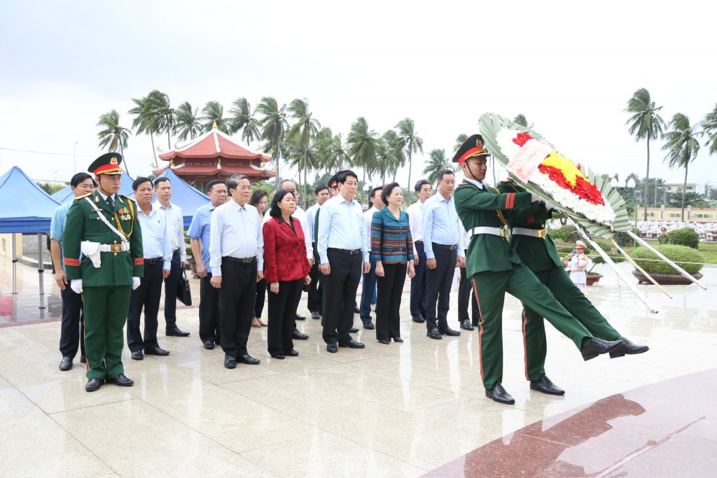 Chủ tịch nước Lương Cường thăm, động viên bà con vùng lũ tại Đà Nẵng Chủ tịch nước Lương Cường thăm, động viên bà con vùng lũ tại Đà Nẵng