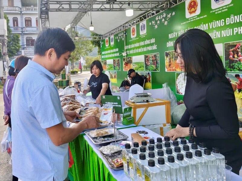 HTX Nông nghiệp và Thương mại du lịch Than Uyên hiện có 8 sản phẩm đạt tiêu chuẩn OCOP 3 sao.