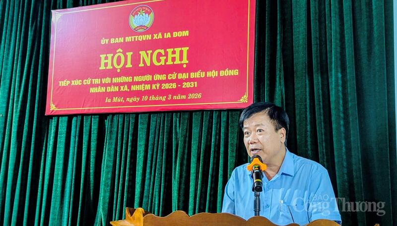 Ông Trần Ngọc Phận, Bí thư Đảng ủy xã Ia Dom.