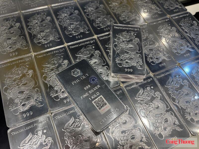 Bạc trong nước liên tục biến động trong các phiên giao dịch gần đây. Ảnh: TĐPQ