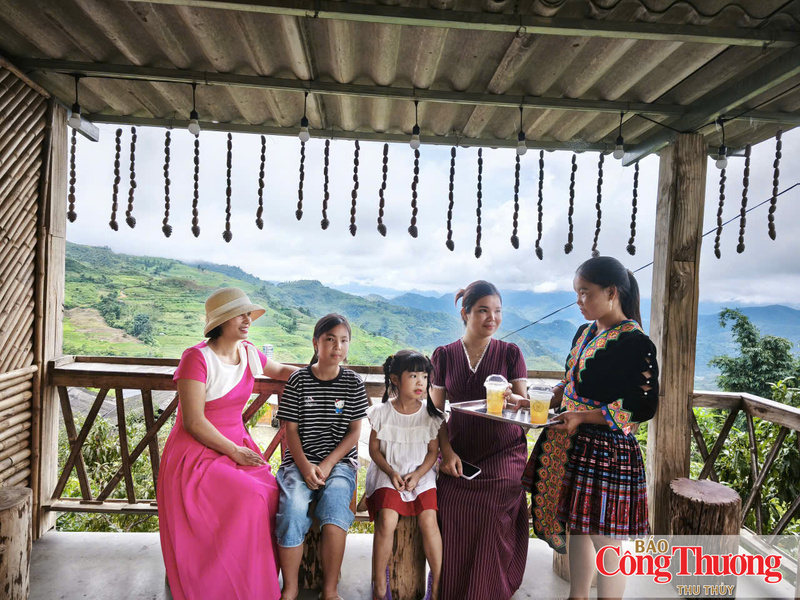 Không gian văn hóa và cảnh quan tại bản Lao Chải hấp dẫn du khách.