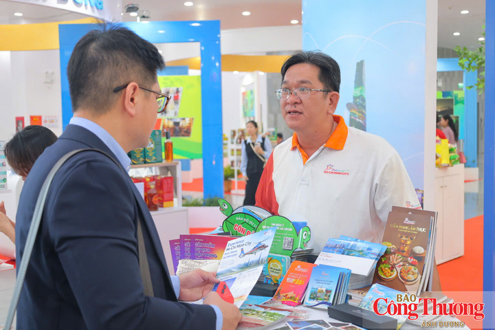 Diễn đàn là nơi để các đơn vị trao đổi, chia sẻ kinh nghiệm phát triển sản phẩm OCOP, làng nghề và mô hình nông nghiệp trải nghiệm.