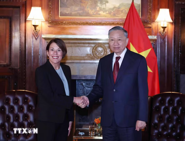 Tổng Bí thư, Chủ tịch nước Tô Lâm tiếp Giáo sư Sarah Anne Soule, Hiệu trưởng Trường kinh doanh Stanford, thuộc Đại học Stanford. Ảnh: Thống Nhất/TTXVN