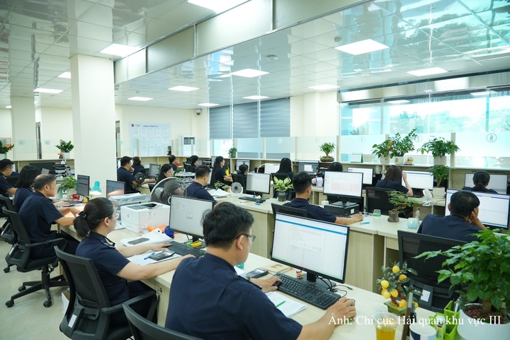 Ngành hải quan tạo thuận lợi cho doanh nghiệp sau phân cấp thủ tục.