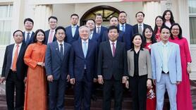 Phó Thủ tướng Thường trực Nguyễn Hòa Bình thăm Đại sứ quán Việt Nam tại UAE
