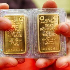 Giá vàng miếng tiến sát 155 triệu đồng/lượng, cảnh báo rủi ro mua vào