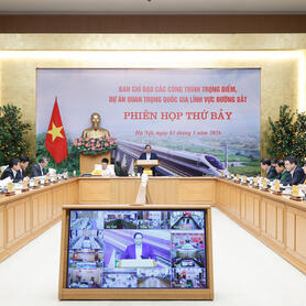 Thủ tướng yêu cầu tăng tốc các dự án đường sắt, thực hiện '5 hóa', '4 không'