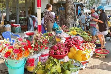 Cần Thơ:  Rằm tháng Giêng hàng hóa dồi dào, thị trường ổn định