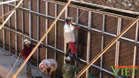 Yên Châu: Chú trọng nâng cao chất lượng các công trình xây dựng