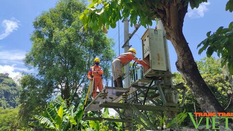 Công ty Điện lực Hoà Bình: Nâng cao chất lượng cung ứng điện cho khách hàng
