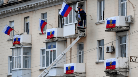 Ông Putin sắp có bài phát biểu quan trọng, ông Zelenskyy cho họp khẩn