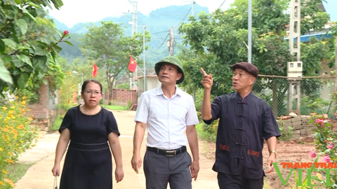 Người có uy tín vùng đồng bào dân tộc xây dựng bản làng giàu đẹp