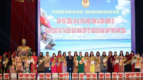 "Tết sum vầy" dành tặng người thân chiến sĩ công tác tại biển đảo