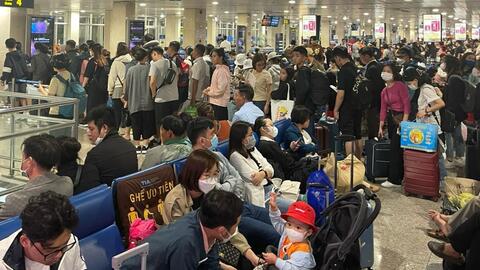 Sân bay Tân Sơn Nhất phục vụ 100.000 khách mỗi ngày dịp Tết