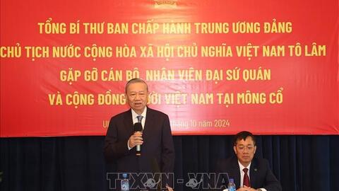 Tổng Bí thư, Chủ tịch nước gặp gỡ cộng đồng người Việt Nam tại Mông Cổ