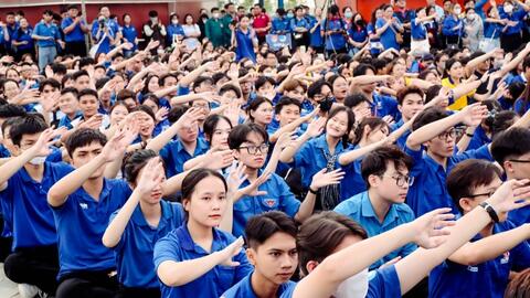 Sôi nổi chào mừng Đại hội Hội LHTN Việt Nam TP Hồ Chí Minh