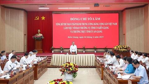 Tổng Bí thư Tô Lâm: Kiến tạo trục phát triển “núi - đồng bằng - biên giới - biển đảo”