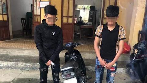 Xử lý 2 thanh niên 'nghiện' rú ga 'bốc đầu' xe máy trên Quốc lộ 1A