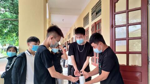 Học sinh lớp 12 ở Nghệ An tập dượt cho Kỳ thi tốt nghiệp THPT năm 2021