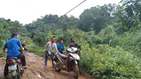 Nông thôn Tây Bắc: Bản Sơn Tra mong mỏi một con đường bê tông