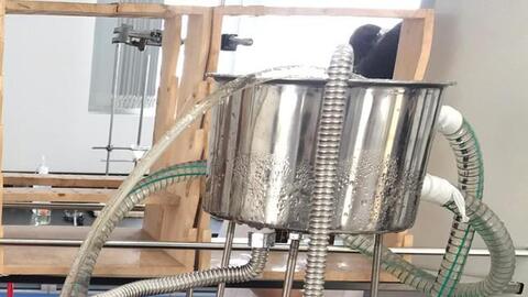 Sinh viên ĐH Công nghiệp thực phẩm TPHCM sản xuất rượu lên men từ hạt mít