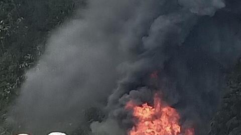 Hoà Bình: Khói đen bốc lên mù mịt từ vụ cháy xe đầu kéo trên QL 6