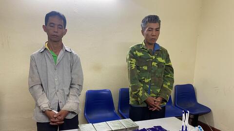 Bắt 2 đối tượng, thu giữ 4 bánh heroin và 12.000 viên ma  tuý tổng hợp tại huyện biên giới