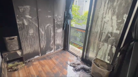 Nhân chứng kể lại lúc khói lửa bao trùm con hẻm, dùng búa tạ phá khóa cứu người