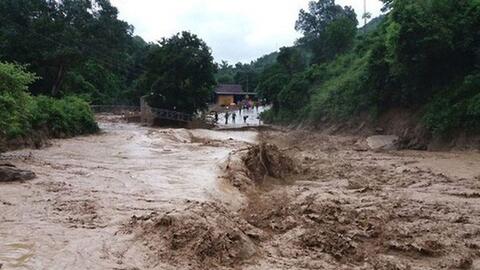 Mưa to đe doạ ngập lụt, lũ quét ở nhiều địa phương miền Trung