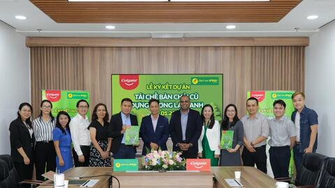 Bách hoá Xanh và Colgate chung tay tái chế bàn chải cũ