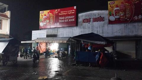 Nghệ An: Cháy lớn ở chợ nhiều hàng hoá bị thiêu rụi