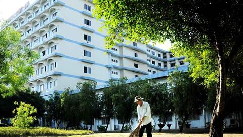 Xây dựng cơ sở y tế xanh - sạch - đẹp