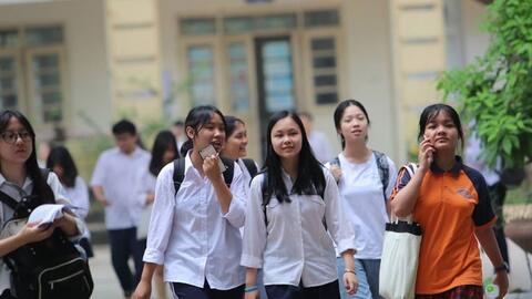 Hà Nội: Hai trường tiếp tục tuyển sinh lớp 10 chương trình song bằng