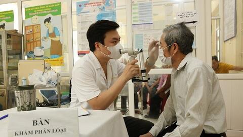 Khám miễn phí các bệnh về mắt, tai mũi họng cho người cao tuổi