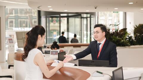 Techcombank được vinh danh “Ngân hàng bán lẻ nội địa tốt nhất Việt Nam 2024” năm thứ 3 liên tiếp