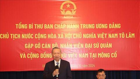 Tổng Bí thư, Chủ tịch nước gặp gỡ cộng đồng người Việt Nam tại Mông Cổ