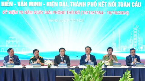 Hà Nội đang bừng sáng lên với một tư thế mới, sức sống mới