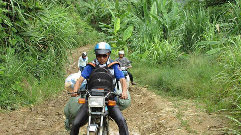 Thầy Vỹ 'cắm bản' và những câu chuyện tử tế