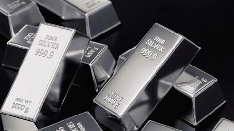 Giá bạc hôm nay 18/12/2025: Tăng kỷ lục