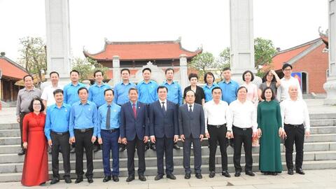 Thứ trưởng Nguyễn Sinh Nhật Tân dự lễ phát động Tháng Công nhân năm 2026