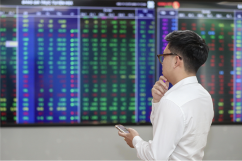 Dòng tiền thận trọng, thị trường chứng khoán khó bứt phá