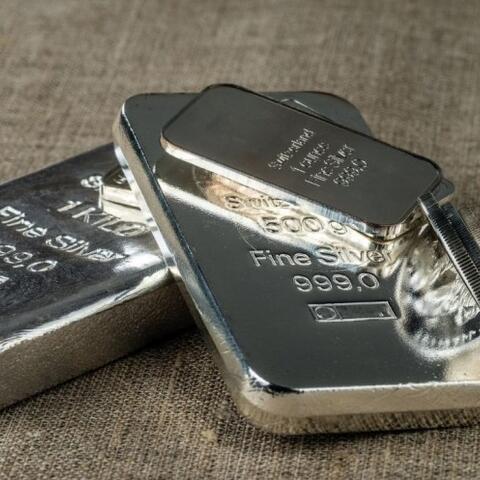 Giá bạc hôm nay 21/4/2026: Bạc hạ nhiệt