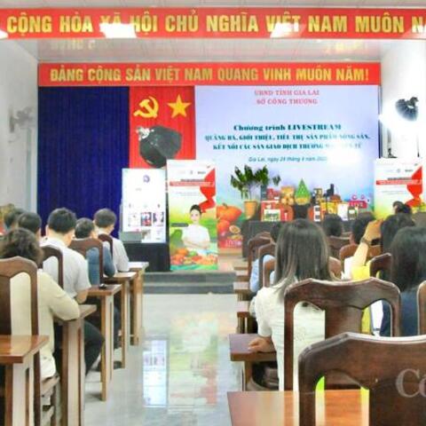 Gia Lai: Livestream quảng bá nông sản, kết nối sàn thương mại điện tử