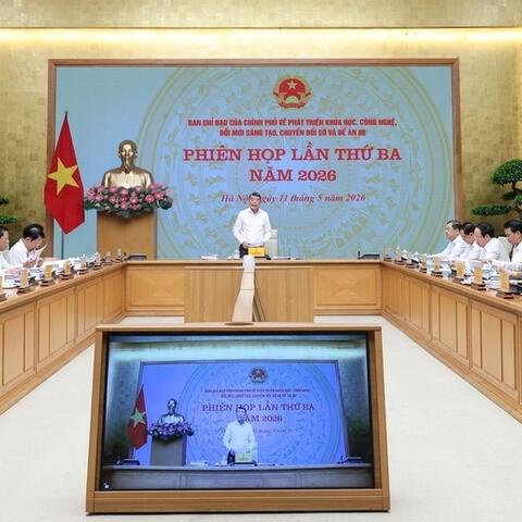 Thủ tướng yêu cầu đẩy nhanh phát triển hạ tầng số